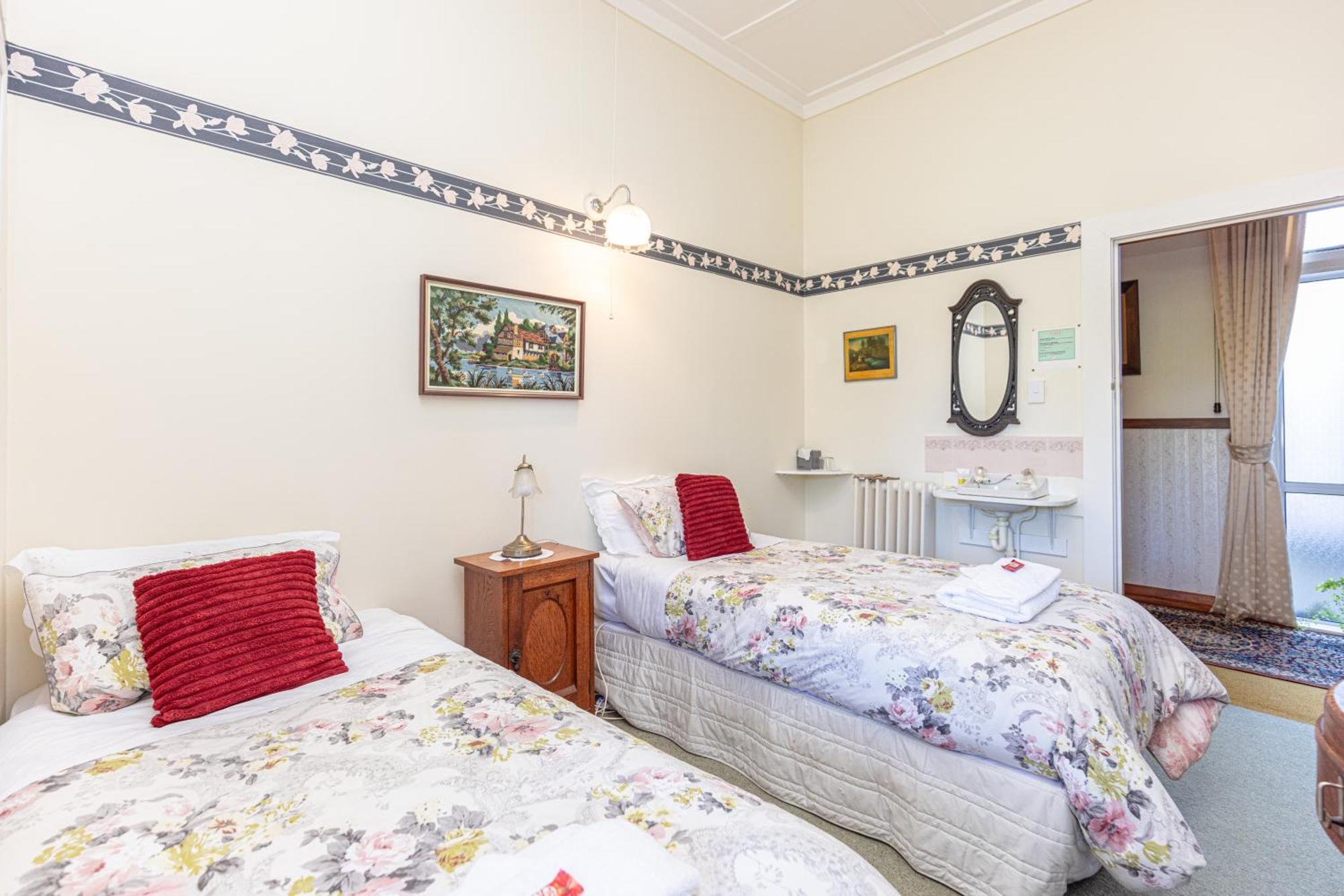 Braemar House B&B And Yha Hostel Уангануй Екстериор снимка