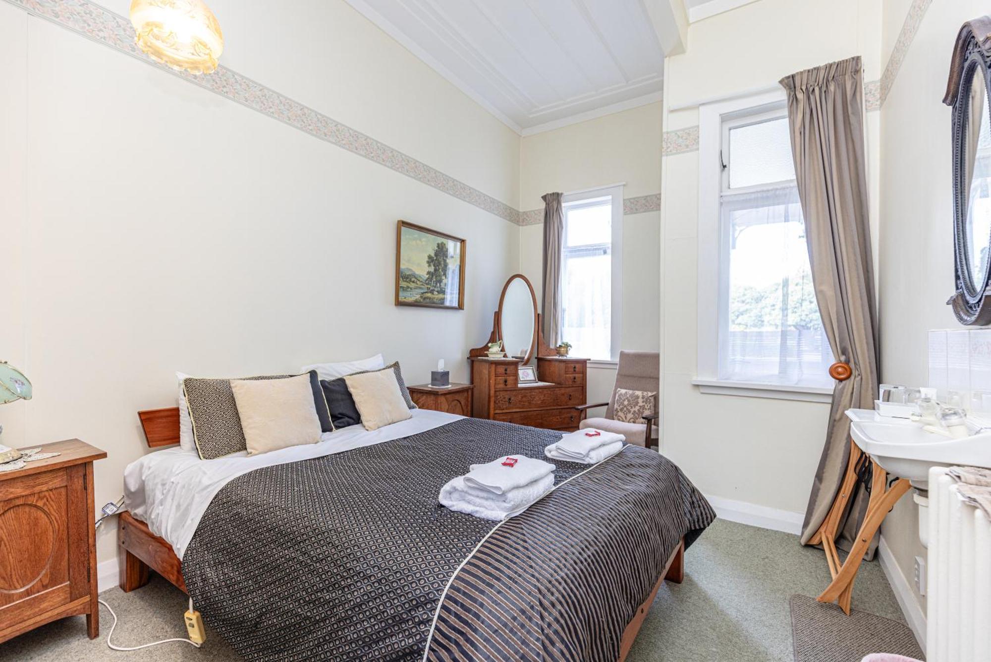 Braemar House B&B And Yha Hostel Уангануй Екстериор снимка