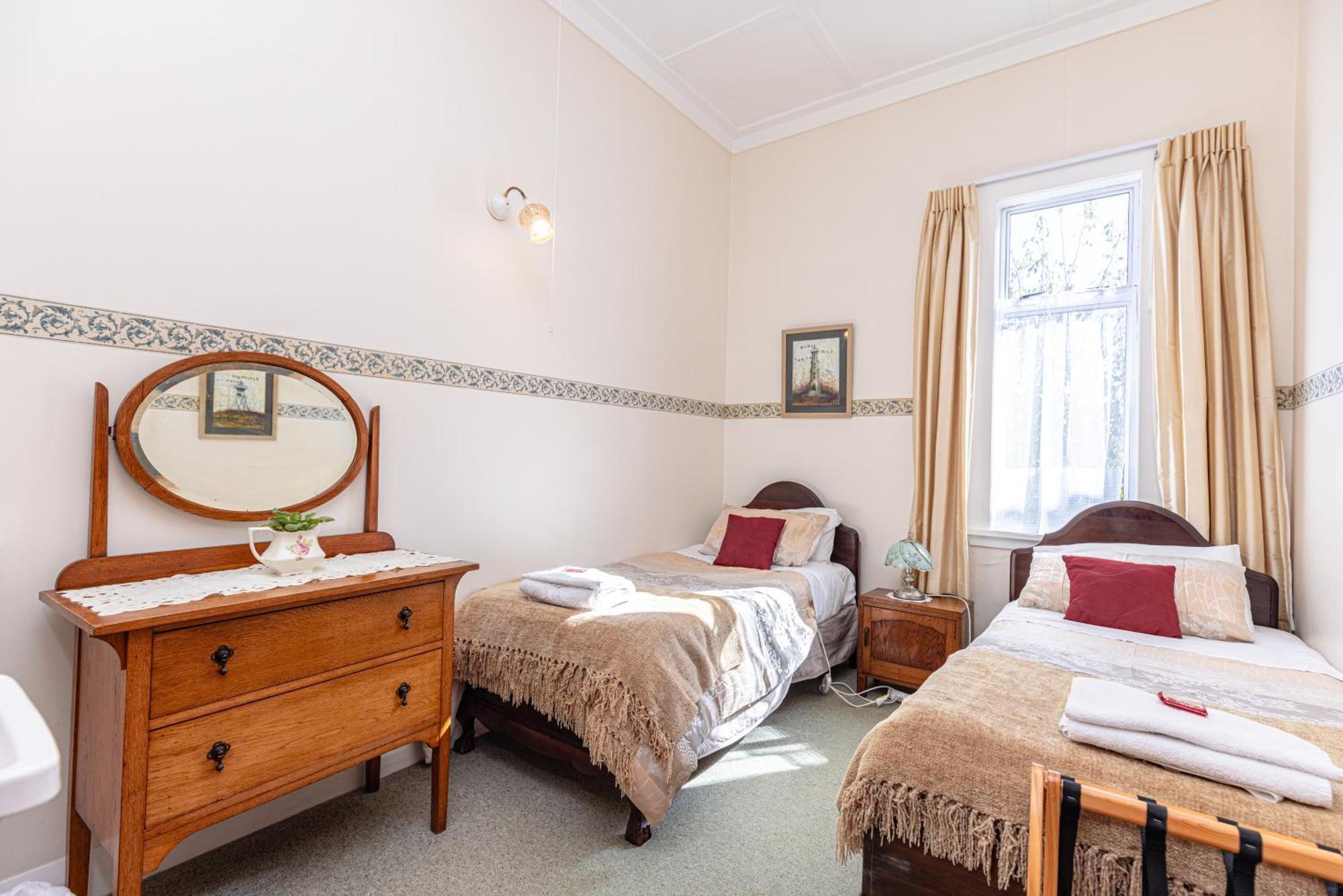 Braemar House B&B And Yha Hostel Уангануй Екстериор снимка